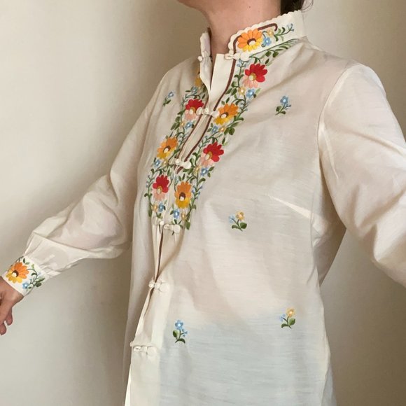 Vintage "JOY" beautifully embroidered button down - Picture 12 of 15